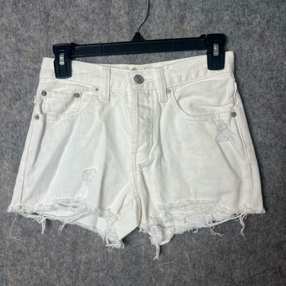 We The Free BY Free Peoole Women’s Size 24 White Distressed Denim cheeky Shorts